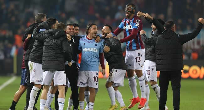 Trabzonspor Fenerbahçeyi 2-0 Maglup Etti